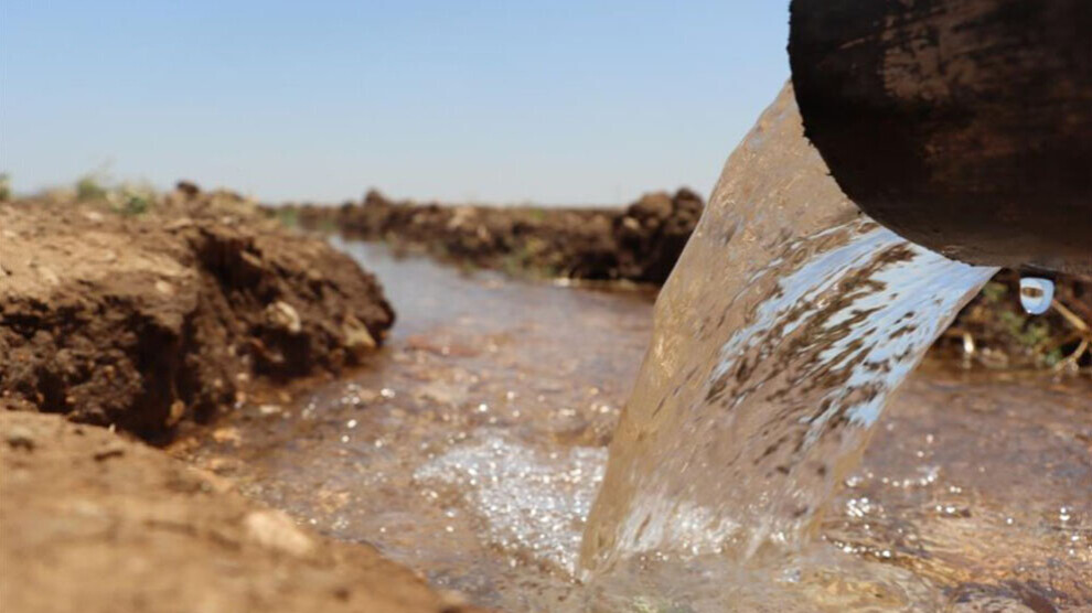 CoopMesopotamia's tweet photo. ☀️💧🌱 Farmers and agricultural #coops in #Rojava / NE Syria are switching to ecological methods of drip irrigation and solar power to halt desertification in the region, as Turkey continues to weaponise water upstream.
#Water4Rojava
#CoopsFortnight
https://t.co/Dr9wA8eI9X https://t.co/XQhSxe90pO