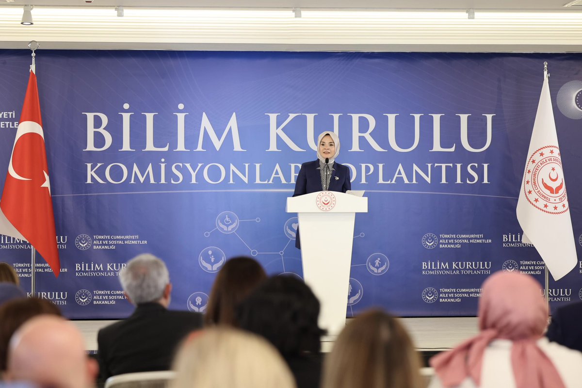 MahinurOzdemir's tweet photo. Yürüttüğümüz çalışmaların etkinliğini artıracak ve yeni uygulamalar için sağlam bir zemin hazırlayacak olan Bilim Kurulumuzun ikinci toplantısını gerçekleştirdik.

Bilimsel çalışmaları, toplumumuzun tüm kesimlerine yönelik sosyal hizmet uygulamalarımız için en önemli yol göstericilerden biri olarak görüyoruz.

Kurul üyelerimizin kıymetli katkılarıyla gerçekleştirilen ve iki gün sürecek olan toplantıların bu yolda yeni ufuklar kazandıracağına inanıyoruz.