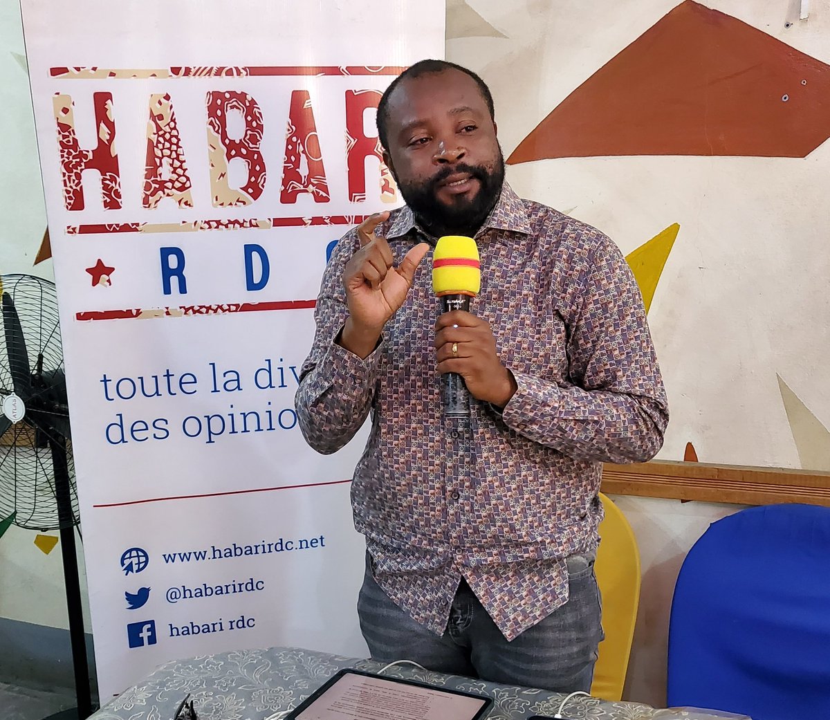 heidimbo2's tweet photo. 2. Dénoncer la source de la désinformation;
3. Bloquer toutes les sources qui se rendent expertes dans la propagation  de la désinformation,  a conclu le conférencier du jour @a_alphonse au #FaceAuxJeunes @habariRDC  @Internews_RDC  @BondoJeanhubert  @lecongolaisongd @katoto243 https://t.co/ZgGsKp7ItI