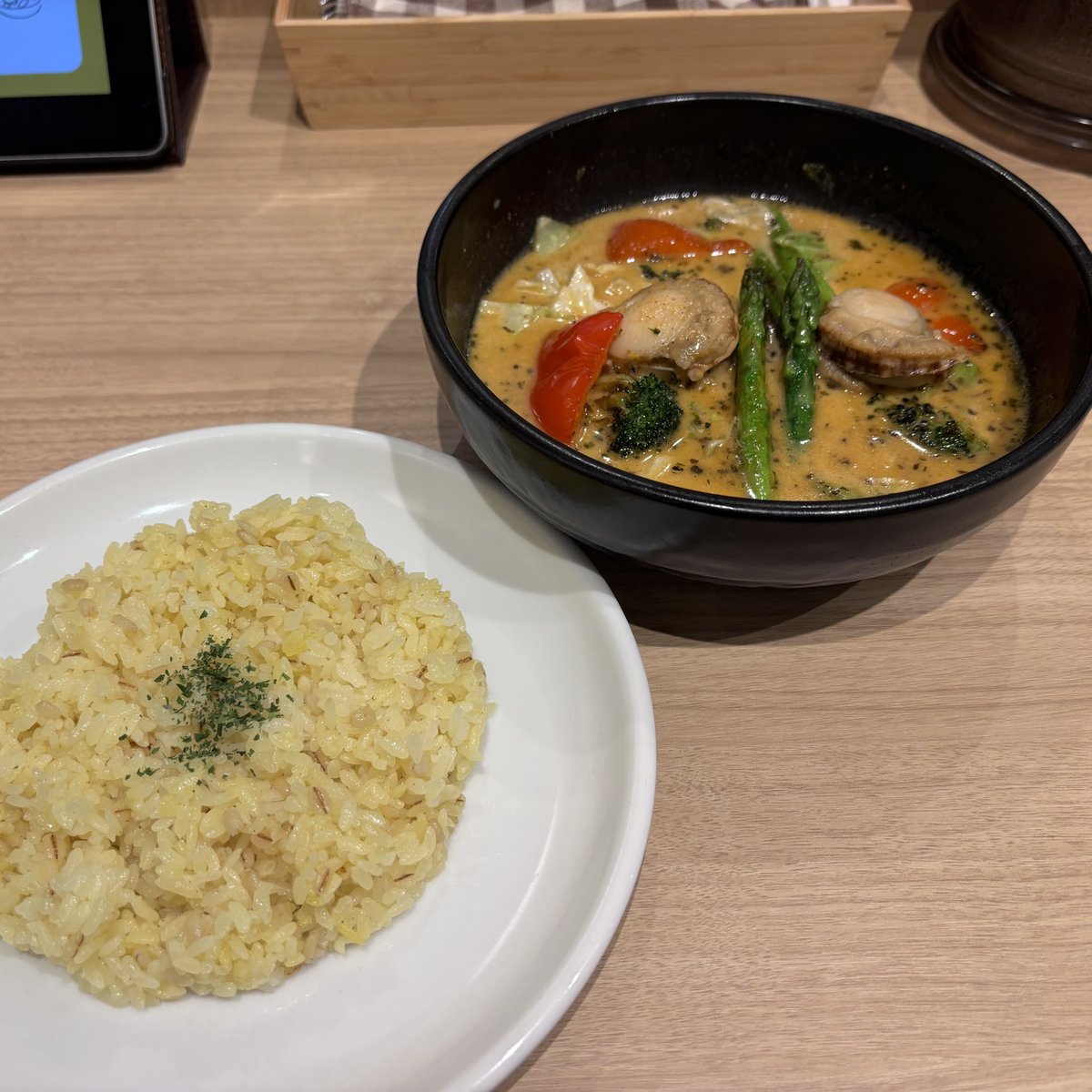 y_know_y's tweet photo. 広島一日
スープカレー初体験
#スープカリーキングFCじぞう通り店 https://t.co/uCI4LlsoaR