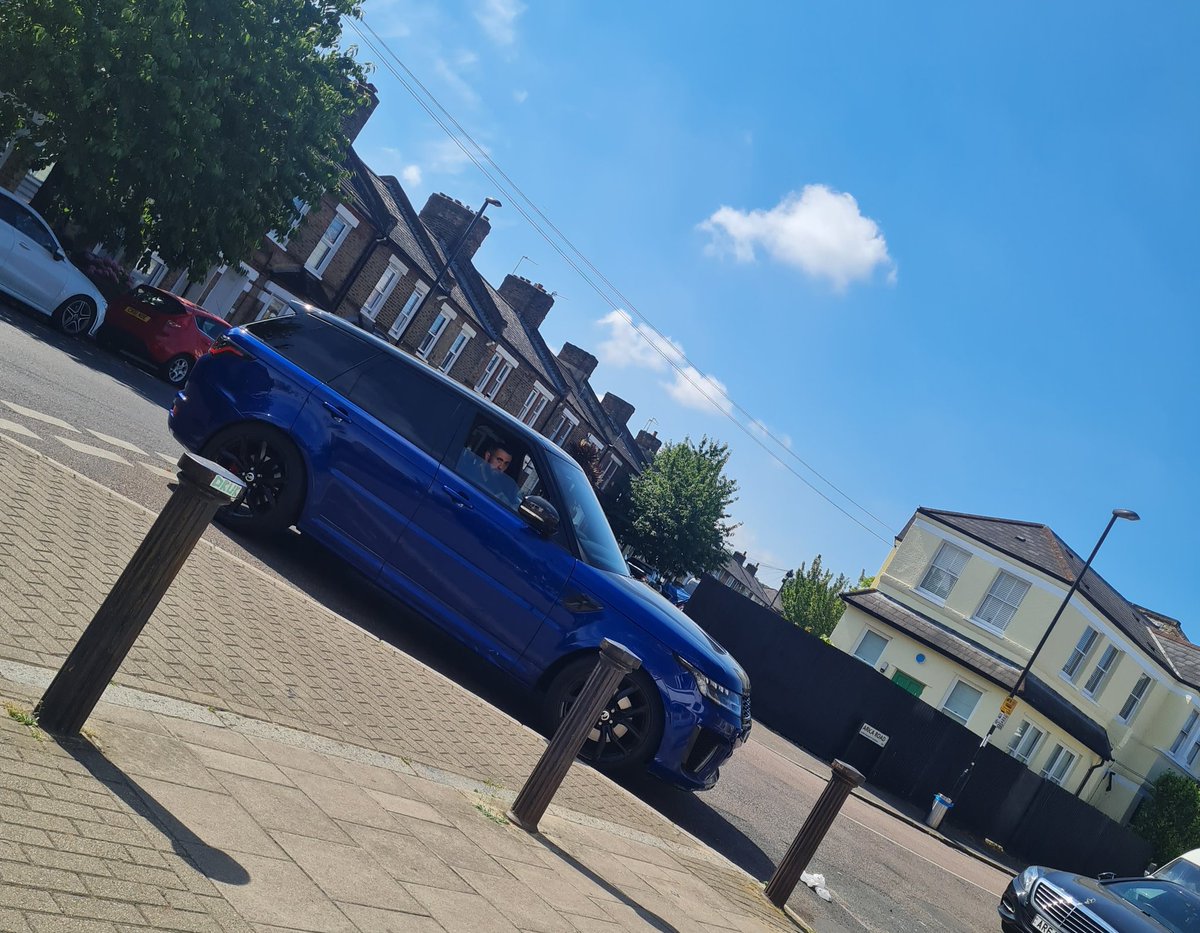 SteReid4's tweet photo. 150 k car and you're still a scruffy twat
just threw his rubbish out the window outside a cafe.
#Meff https://t.co/mqb4jkCeXN