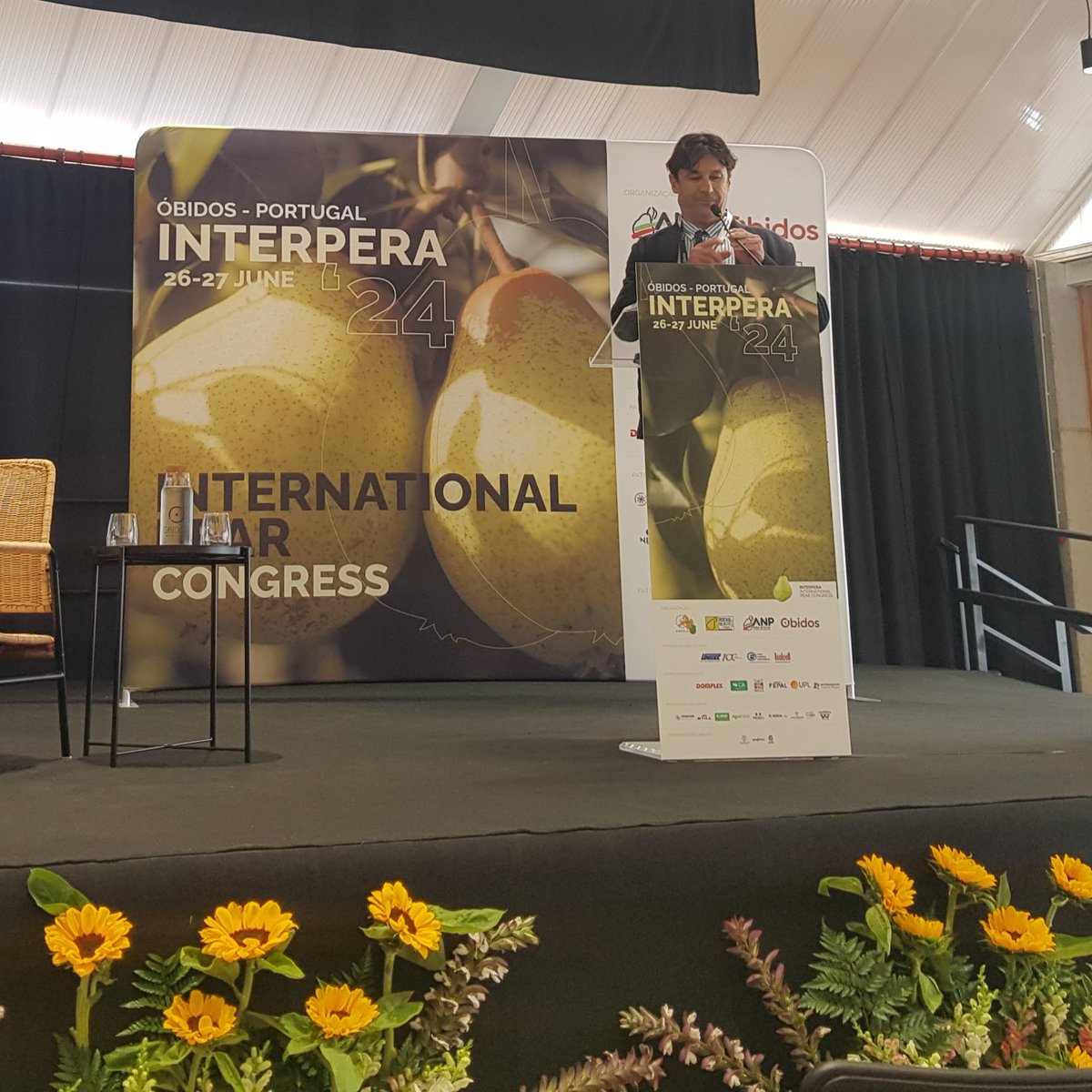 Interpera tweet media