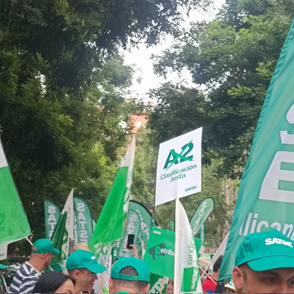 m_eniadvalencia's tweet photo. #ErreQueErre #ClasificaciónJusta
Enfermer@s y fisioterapeutas queremos avanzar a nivel profesional y laboral, porque tenemos los requisitos y conocimientos
Grupo A1 https://t.co/lLouSsh1ys