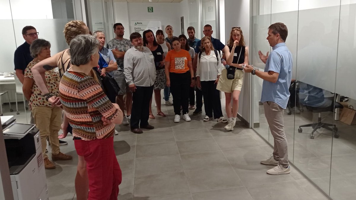 BETA_TechCenter's tweet image. ➕ Second day of the @eucapnetwork cross-visit in #Vic!

Today, visiting the @BETA_TechCenter facilities to see how our research is addressing the opportunities that circular #bioconomy offers to our territory&apos;s agri-food sector.