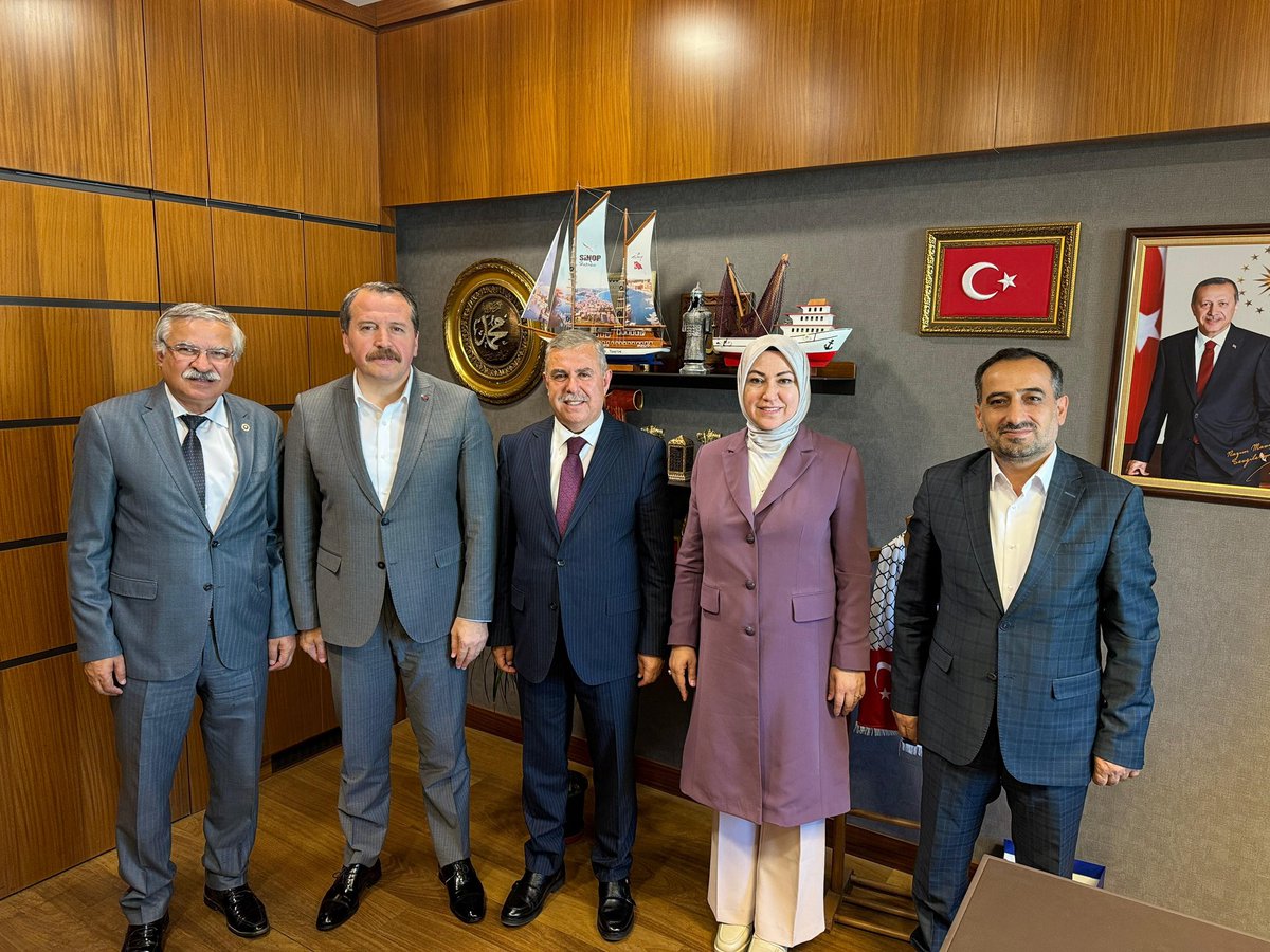 MECLİSE SUNULAN ÖMK’NIN EKSİKLİKLERİ TAMAMLANMALIDIR

Öğretmenlik Meslek Kanunu Tasarısını TBMM Başkanlığına sunan AK Parti Milletvekilleri Sn.Nazım Maviş, Sn.Rukiye Toy ve Sn.Latif Selvi ile görüşerek  kanun tasarısının beklentiyi karşılaması için eksikliklerinin tamamlanmasını