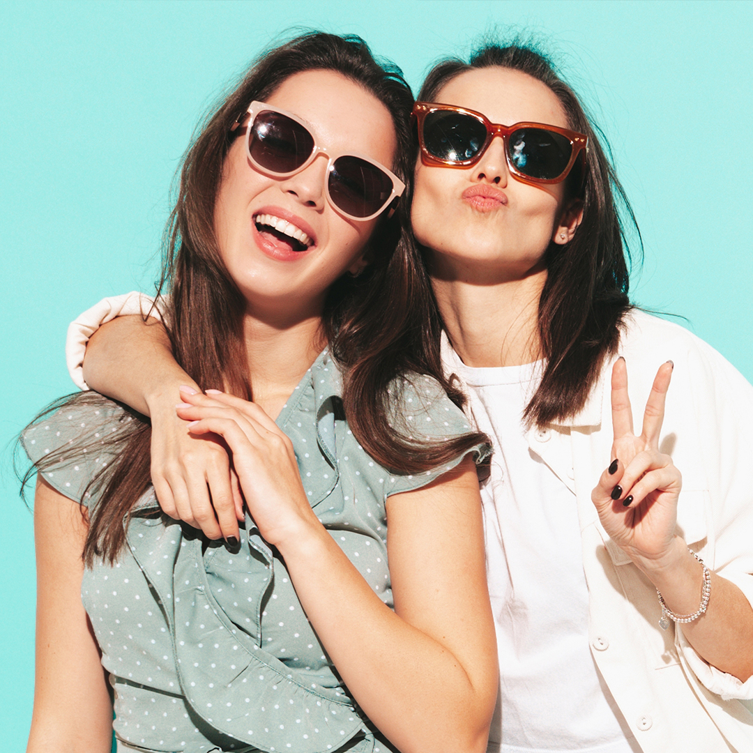 Lenstore's tweet image. Happy International Sunglasses Day 😎 
Celebrate in style. Pick up some #contactlenses to go with your shades. 
lenstore.co.uk/contact-lenses #lenstore #sunglasses