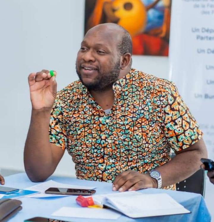 #RDC : La nomination de Paul Ngoie Le Perc comme conseiller culturel au cabinet du Ministre de la Culture, arts et patrimoine, a créé un engouement dans les plateformes des artistes et des culturels qui ne cessent de féliciter le promu.

Initiateur et Coordonnateur du Festival de