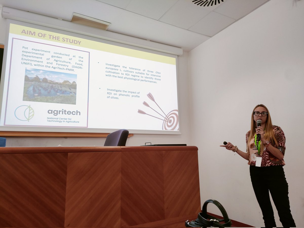Anto_gori's tweet photo. Great talk of @FrancescaAlder3 about our #PNRR #AgriTech experiment on olive cultivars and physiological performances under regulated deficit irrigation! So proud of her ☀️🌱 #Lab51 #Aissaunder40 @DagriUnifi https://t.co/DUijihEn2r