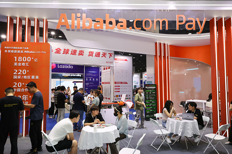 shoppinginCN1's tweet photo. ☺️The 2024 Yangtze River Delta Cross-Border E-Commerce Fair was held in #Wuxi, #Jiangsu province, featuring 4 main exhibition areas and covering household daily necessities, home appliances, light industry #textiles and #clothing, automotive parts, gardening, new energy outdoor energy storage and electric vehicles.

Additionally, more than 20 leading cross-border platforms made a showing, including #Amazon, #TikTok, @eBay, #Google, #Temu and @LazadaID.