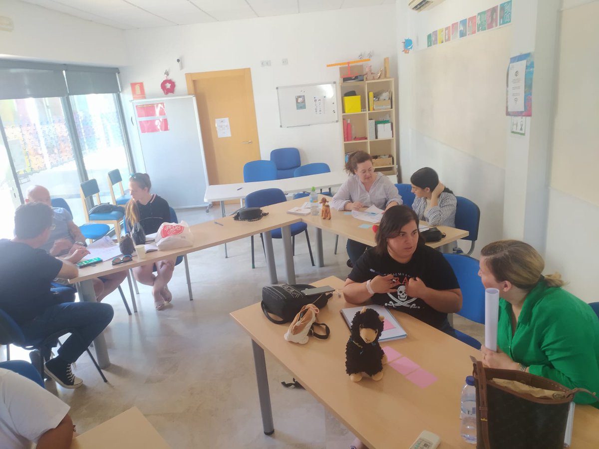 A_Toda_Vela's tweet photo. Compartimos algunos momentos de nuestro Curso Inicial de Voluntariado. ¡Bienvenidos y bienvenidas al lugar donde nos organizamos y actuamos para cambiar las cosas! Colabora
@IgualdadAND
#ATodaVela #VidasInclusivas #ComunidadInclusiva #Discapacidad #InnovacionSocial #Inclusion https://t.co/sEx3SxzKon