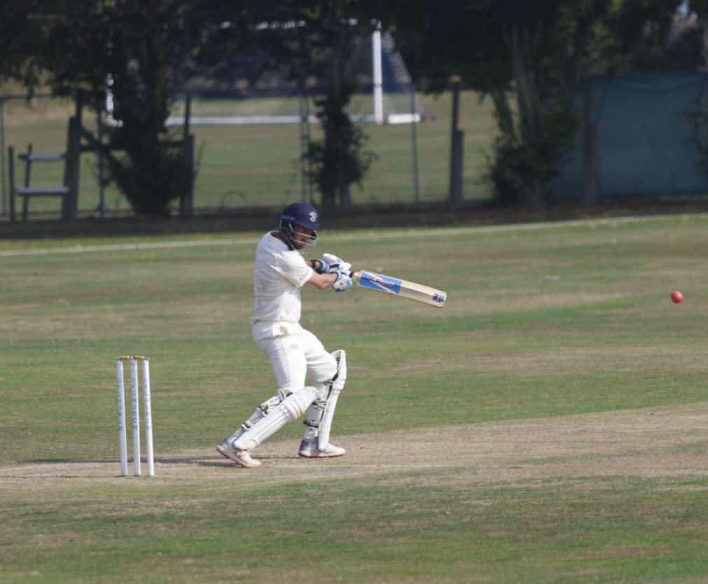 Sidcupcc's tweet image. 🏏Weekend Highlights🏏
Last Saturday we saw a fantastic maiden 1st XI league century from long time player and former 1st Captain Henry. Huge congratulations on 105 runs and two wickets too! 🙌

📸 Neil Bastin

#sidcupcricketclub #sidcupcc