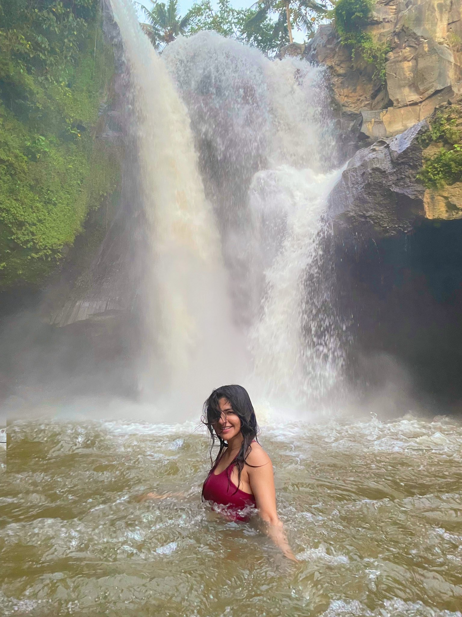 GREgeNeboAAAD_W?format=jpg&name=large