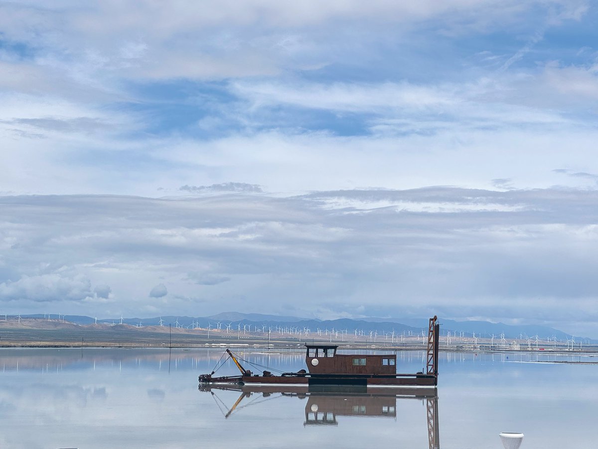 Dogs275's tweet image. 中国来たら1番行きたかった茶卡盐湖（チャカ塩湖）へついに来れた！
本当に鏡の様な湖が辺りいっぱいに広がってて感動した。
やっと夢が叶ったわ。最高。