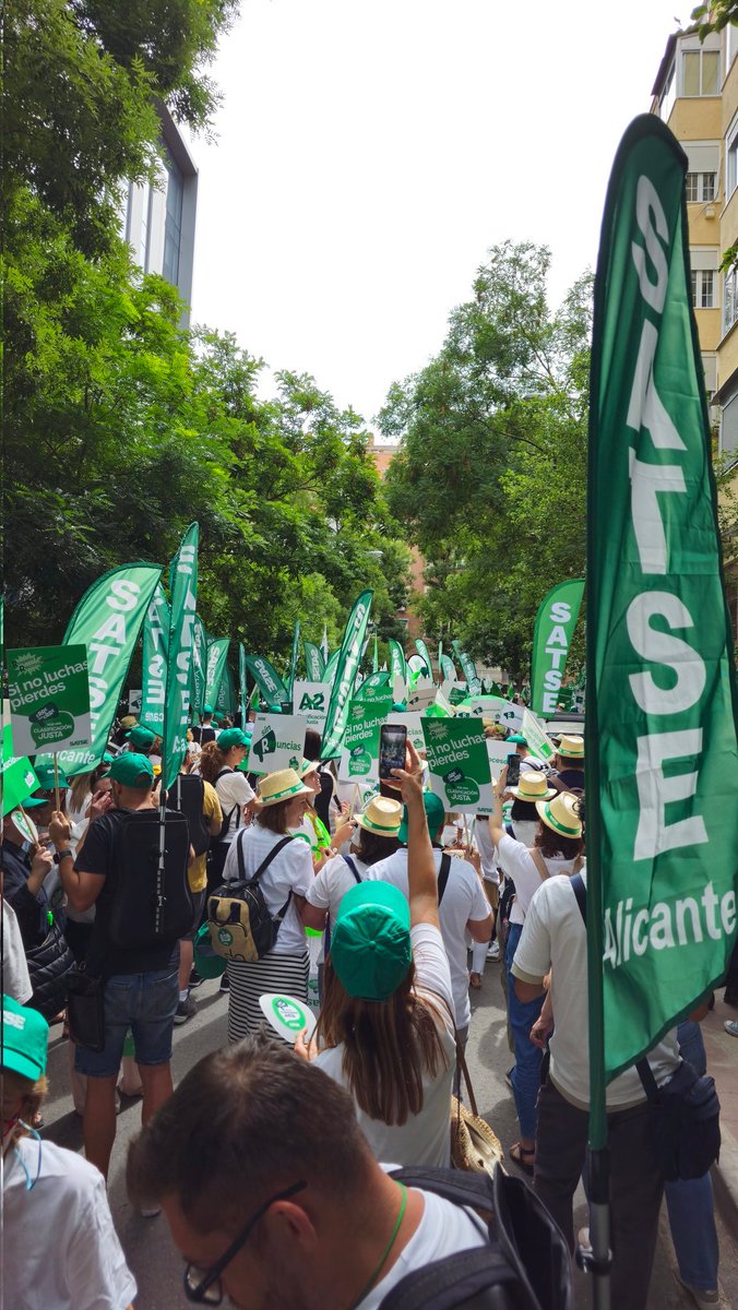 ToniAlsan's tweet photo. Ya estamos en Madrid, #ErreQueErre para conseguir una #ClasificaciónJusta ya!!! Basta de discriminación! https://t.co/aOgPEOLuWx