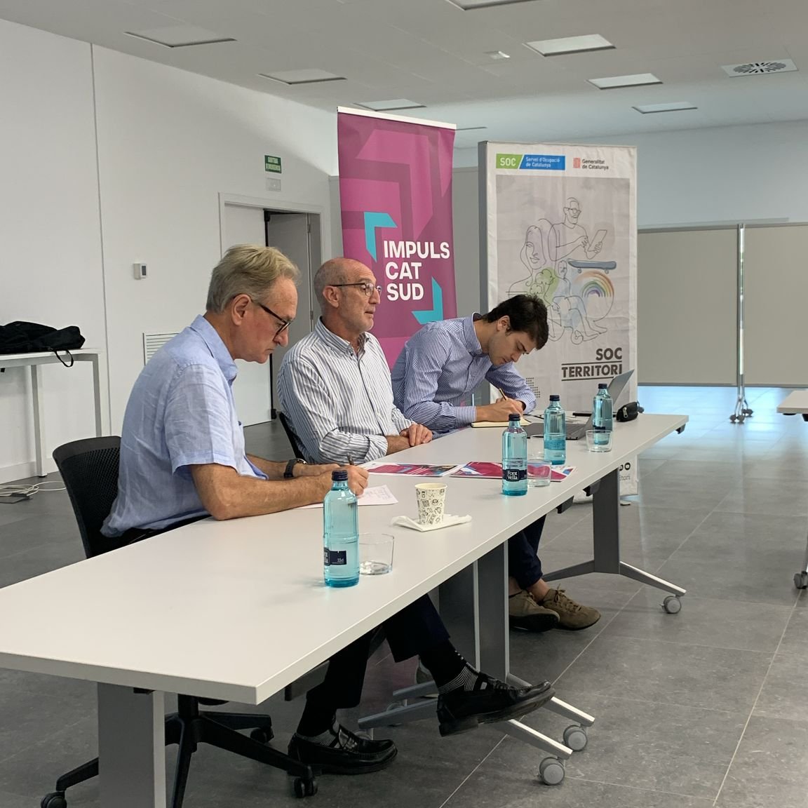 feht_tarragona's tweet photo. 📢Avui assistim a la Jornada d'identificació de perfils professionals necessaris al territori, organitzat per @impulscatsud, al Centre d’Innovació i Formació Boca de la Mina de Reus.🚀🚀
#FEHT_Tarragona #Catsud #Treball #PerfilsProfessionals https://t.co/VYDp7z4V72