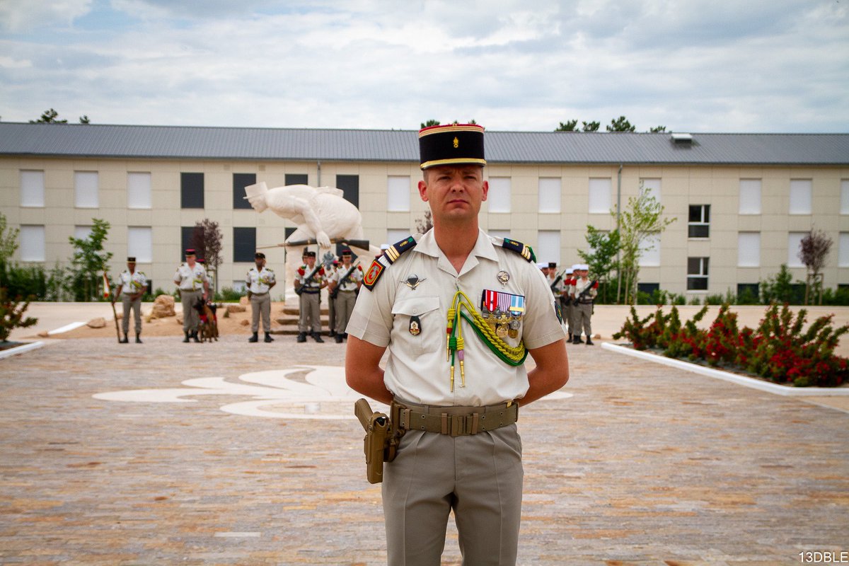 Cdc_13eDBLE's tweet image. [#Passcom]

🟢🔴 La Compagnie Appui Travaux aux ordres du capitaine Quentin !

Après deux années à la tête de la 6/13, le capitaine Guillaume aura remarquablement participé à la transformation de la compagnie avec la création de la section pionniers et de la SAM 120.