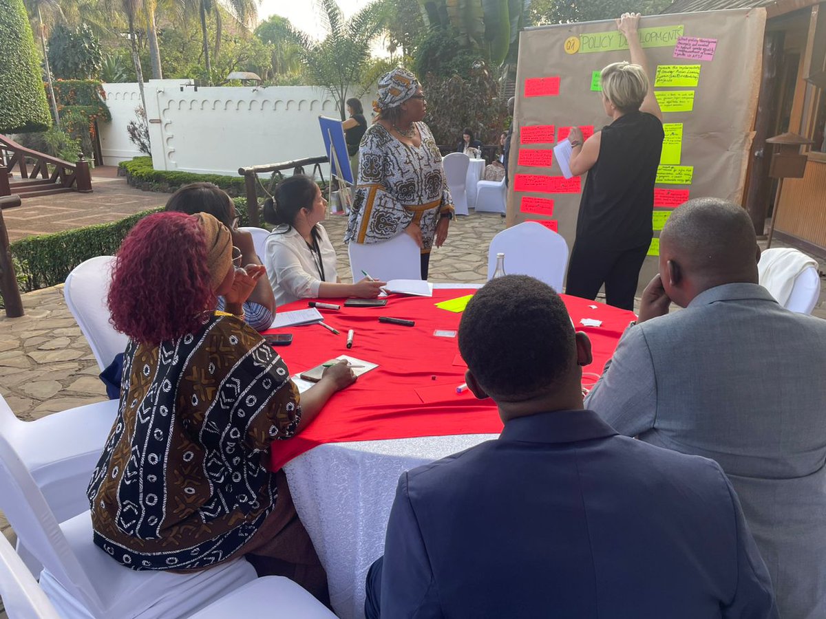 Strategies_'s tweet photo. The discussions around the P4C Network Event officially kicked off yesterday in #Nairobi. Our team is at the forefront, facilitating impactful workshops focused on melding global strategies with local agricultural transformations. Swipe through for more insights.
#STRAtTheCenter https://t.co/53bWAwPPw7