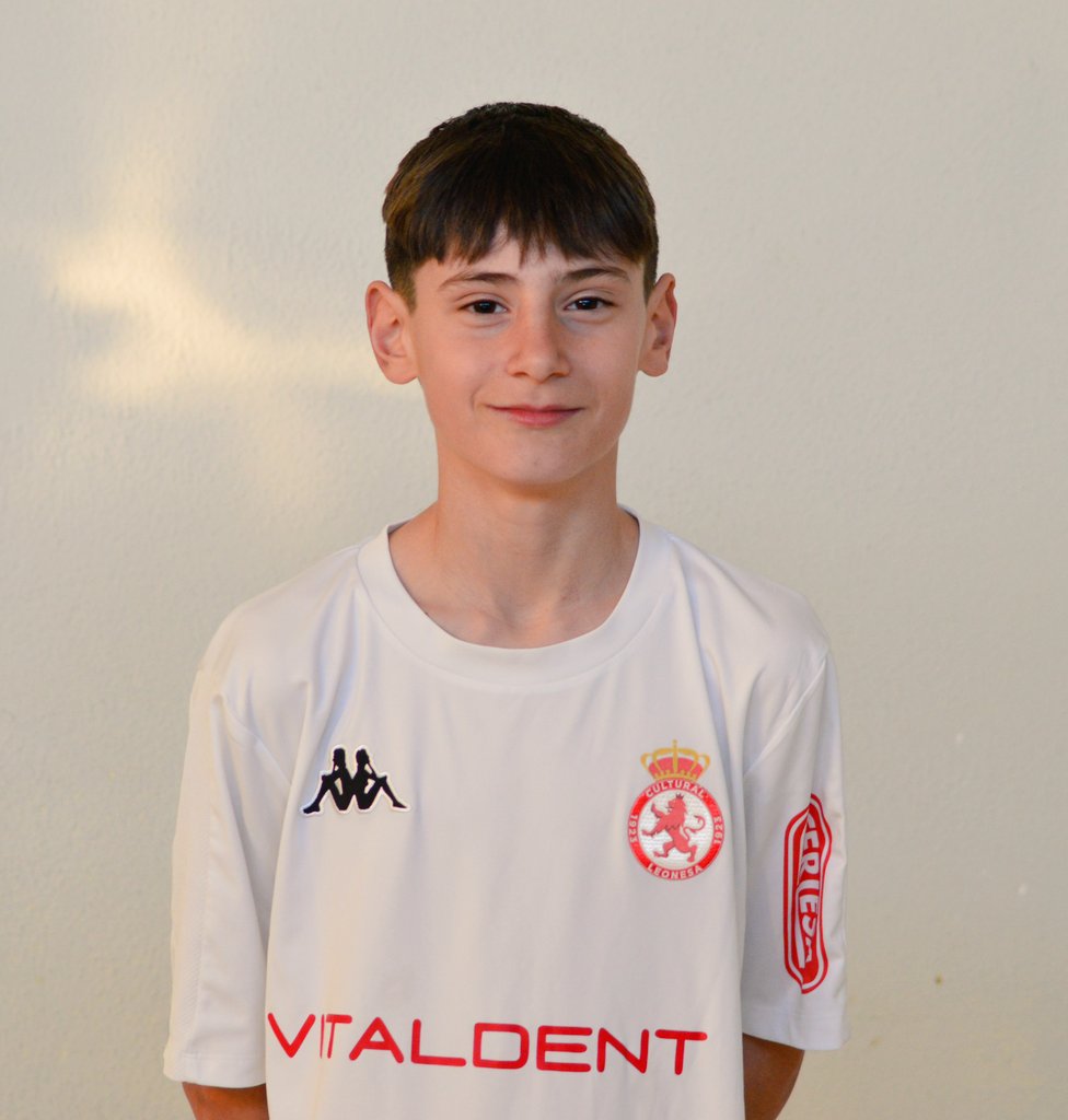 Buenos días!!!

Le toca celebrar su 🎂 cumpleaños 🎂 en este jueves a CARLOS PERONA, jugador del Infantil B, que cumple hoy 1️⃣ 3️⃣ años

Muchas felicidadeees!!!! ☺️ 🎉 🎁