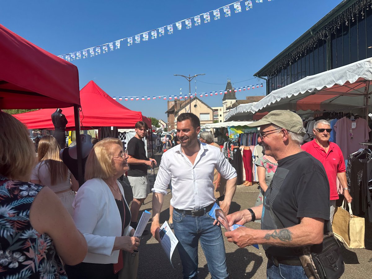 JulienOdoul's tweet photo. 🇫🇷☀️ Je suis ce matin sur le marché de Migennes, dans la deuxième circonscription de l’#Yonne, pour soutenir la candidate de l’#UnionNationale Sophie-Laurence Roy @SophieR33337. Les 30 juin et 7 juillet, on va chercher la victoire ! 👊🏻

#BardellaPremierMinistre
#legislatives2024 https://t.co/y5FP2tQZe9