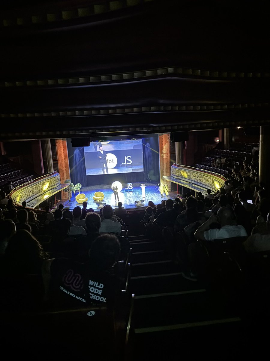 zaiste's tweet image. I&apos;m at @dotJS and it&apos;s fantastic!

#dotjs