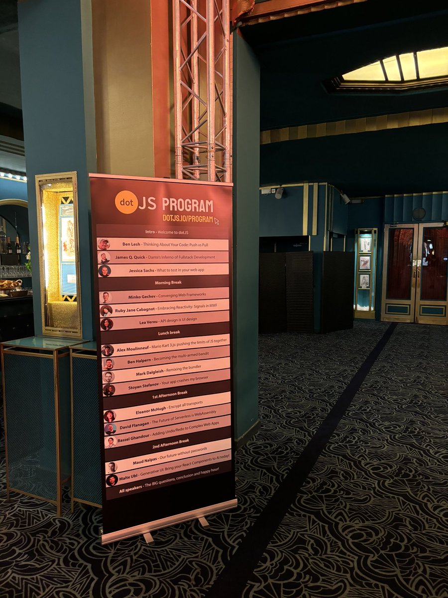 zaiste's tweet image. I&apos;m at @dotJS and it&apos;s fantastic!

#dotjs