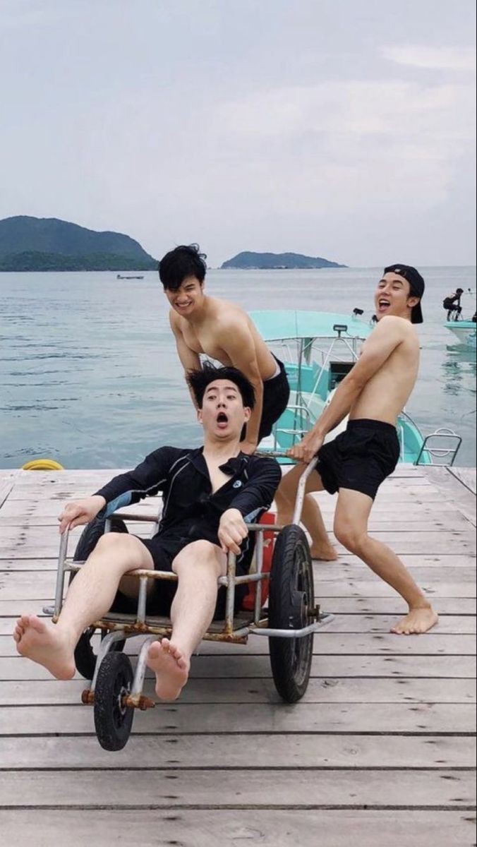 JeonKashyap9297's tweet image. There three 😭🤣🤣

#Tawan_V #OffJumpol
#ArmWC #ARMSHARE155 #91liners