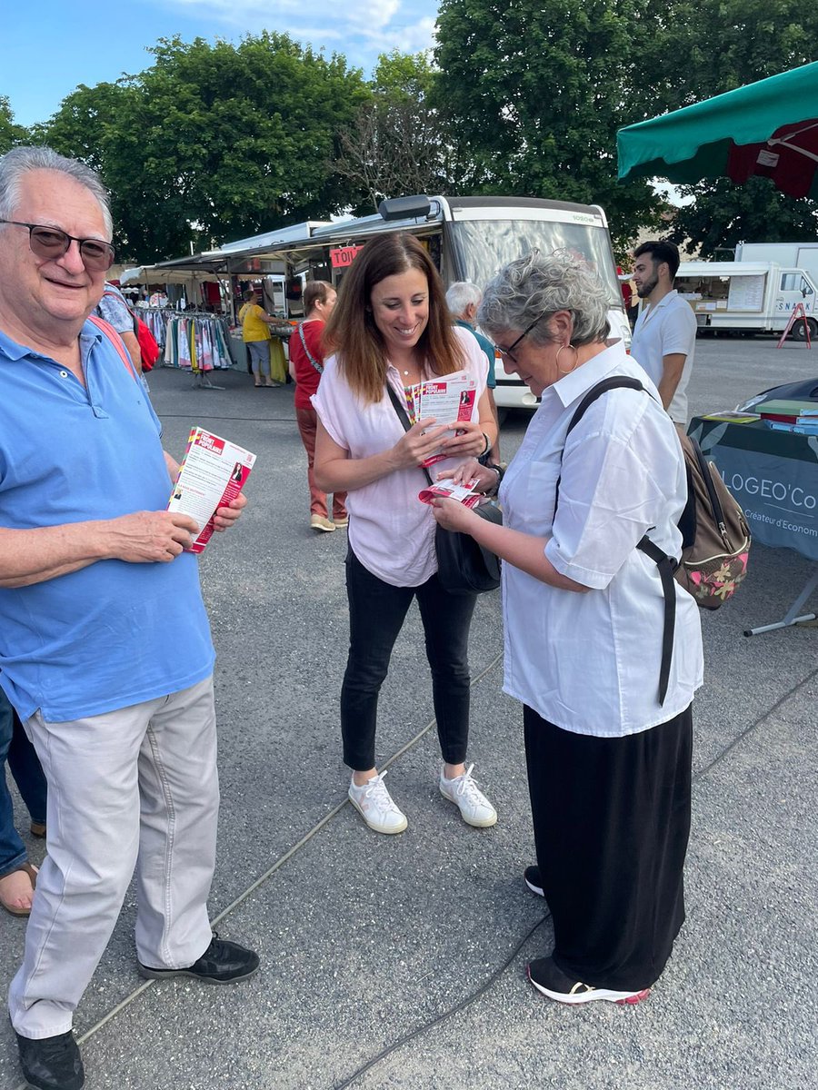 virginielebraud's tweet photo. • Très bon accueil ce matin au marché de #Rouillac ✊
En tant que candidate du @partisocialiste pour le #NouveauFrontPopulaire, fière de me battre pour que les charentaises et charentais de la circo #1603 aient une députée qui défend vraiment leurs intérêts ✨ https://t.co/GZYy3ZKR05