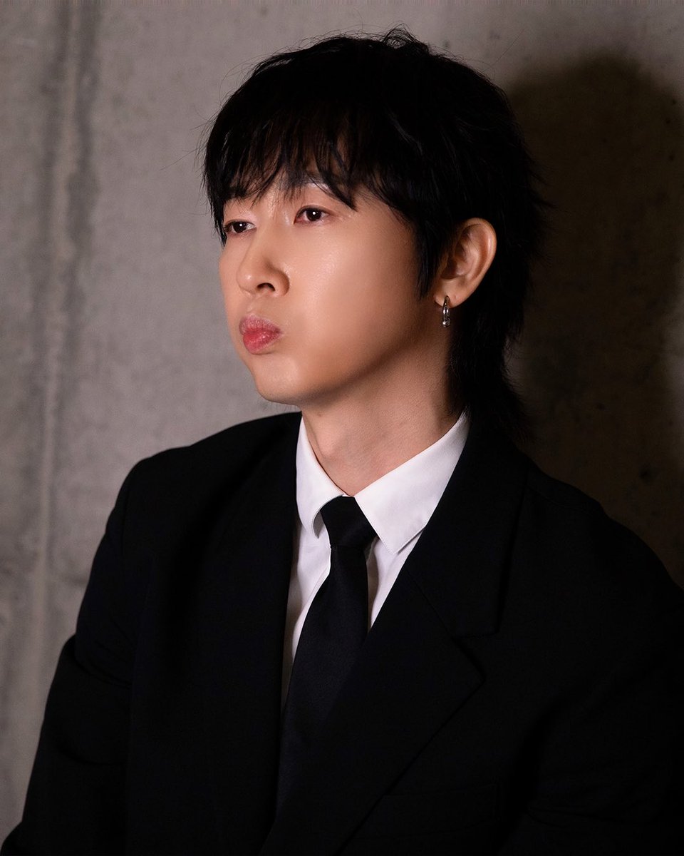whcreative35's tweet photo. 이것들이 날 바라볼 땐,
𝔽𝕖𝕖𝕝 𝕝𝕚𝕜𝕖 𝕀‘𝕞 𝕙𝕚𝕘𝕙𝕨𝕒𝕪🪽

#장우혁 #ADONNO #Fanconcert https://t.co/QMl1qy74jo
