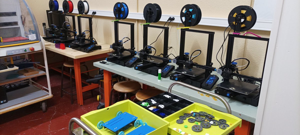 MMouronval's tweet photo. Fabrication des poulies, moyeux, supports d'axe... pour plus de 50 maquettes élèves. https://t.co/2WhDhmKNKa