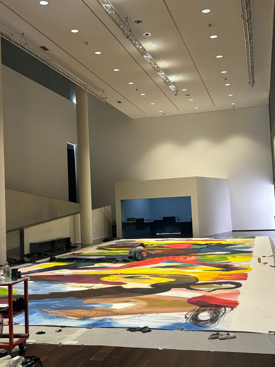 🌟 Visite exceptionnelle au MAC VAL ! 🌟

Hier, nous avons eu la chance incroyable de découvrir les coulisses du musée MAC VAL ! 🎨🖼️ Dès notre arrivée, une visite exclusive nous a été proposée pour explorer les réserves du musée où sont conservées les œuvres. 🚪✨