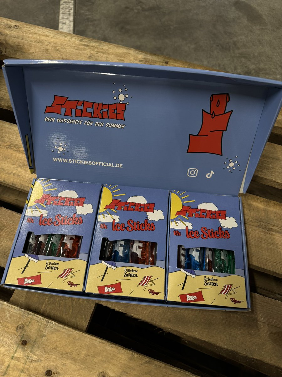 danielslumpp's tweet photo. verlose 3 boxen unter dem tweet für euer liebes feedback 🤍

- like 
- folgen
- kommentar 
(- retweet für bonus, nicht pflicht) 

lose die im laufe der woche aus 🤞🏼 https://t.co/RBl9fRcKtW