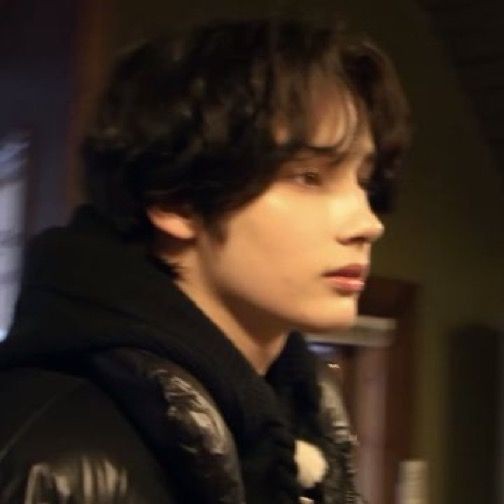 GyuraAra's tweet photo. — ipar adalah maut 

beomgyu × ara × hueningkai 
three tweets au
©GyuraAra https://t.co/FT4Gbch0sD