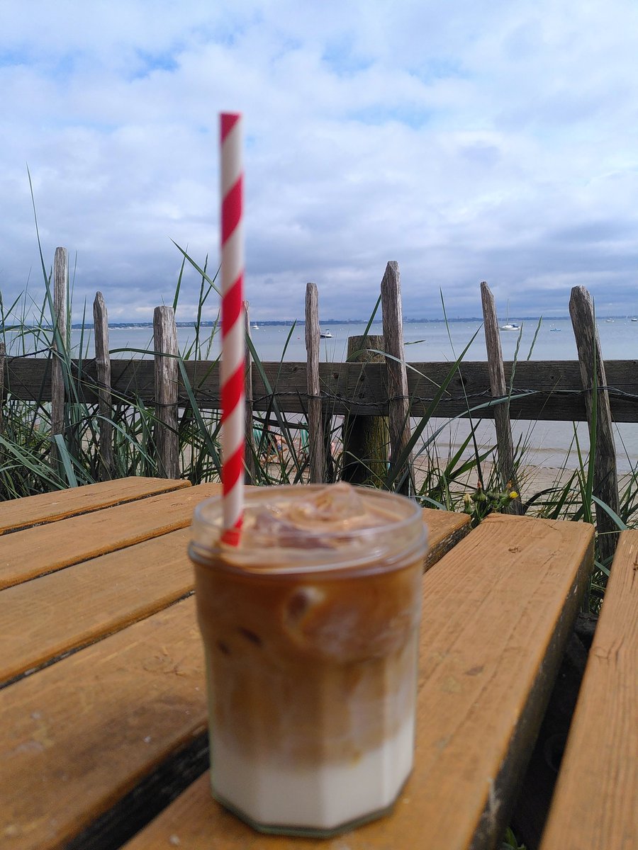 Helen Cox tweet media