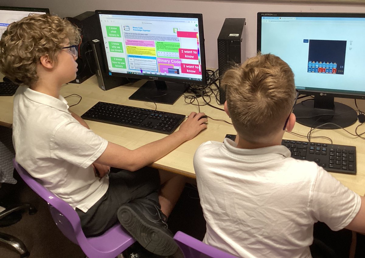 MissMoon tweet media