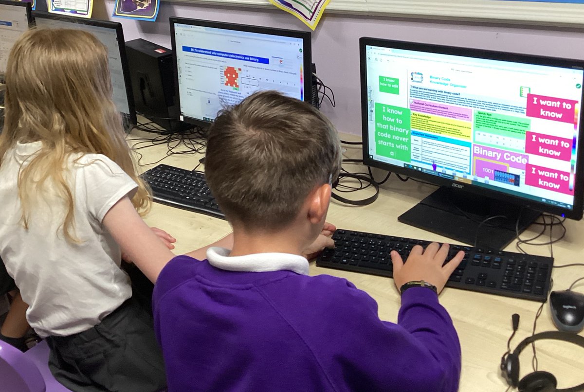 MissMoon tweet media