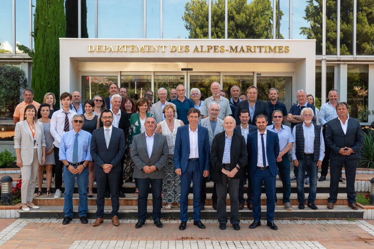 ca_ginesy's tweet photo. Adaptabilité, réactivité et efficacité.

Dans cette ère en constante évolution technologique, le @SICTIAM_FR s’engage à être un partenaire solide et fiable des territoires en proposant un panel de solutions sur les services #numériques, mettant en avant l’innovation et l‘#IA, au bénéfice des agents et des citoyens.

Toujours soucieux d’être à l’avant-garde de l’écosystème territorial, le SICTIAM continue à se développer pour apporter avec efficacité et proximité sa mission sur la transition numérique et #énergétique.