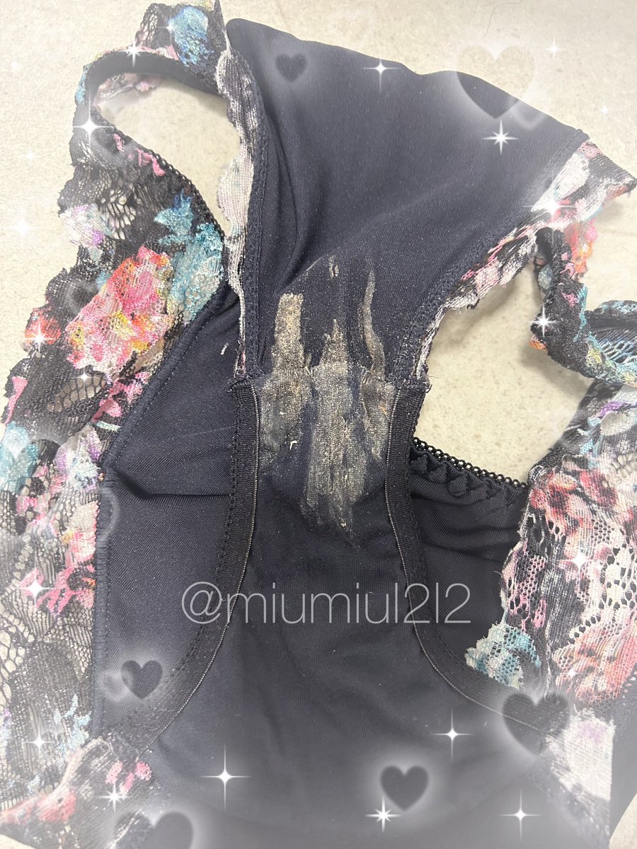 miumiul2l2's tweet photo. お久しぶりのゲリラ販売です💓
エメフィールのパンティ🎀
送料込み2000円☺️🩷
DMお待ちしてます( ⸝⸝•ᴗ•⸝⸝ )੭⁾⁾

#下着売ります #パンツ売ります #売り子 https://t.co/wzDZC0Sx7B
