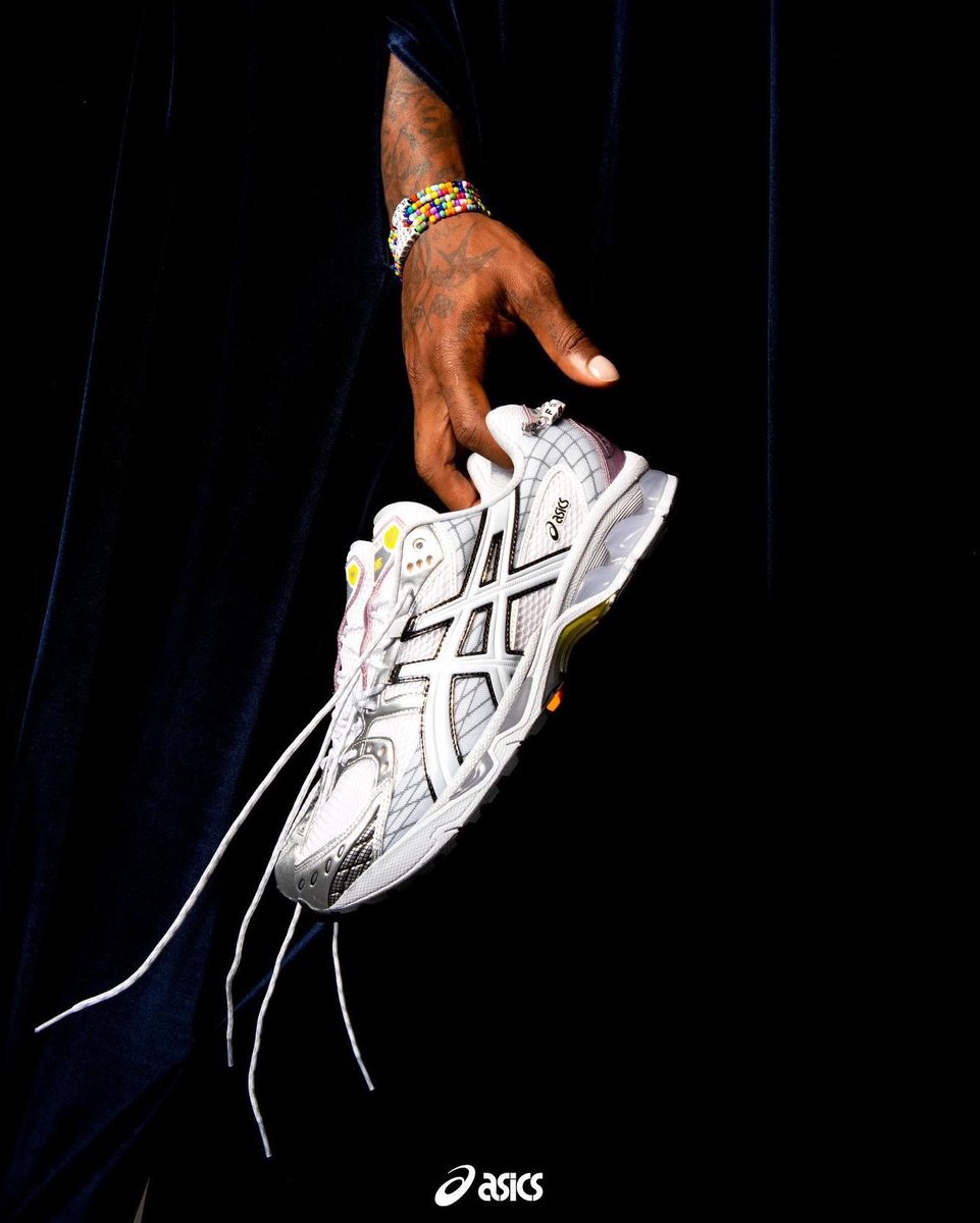 StreetFashion01's tweet photo. Stefon Diggs x ASICS (2024) https://t.co/3e4z3CEaWa