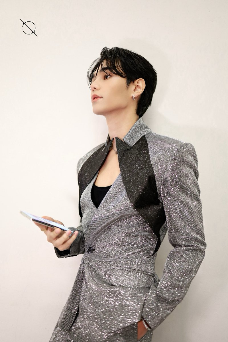 studio_onsaturn's tweet image. OPPO Reno12 Series 5G 🤍

#Reno12THLaunch 
#JeffSatur