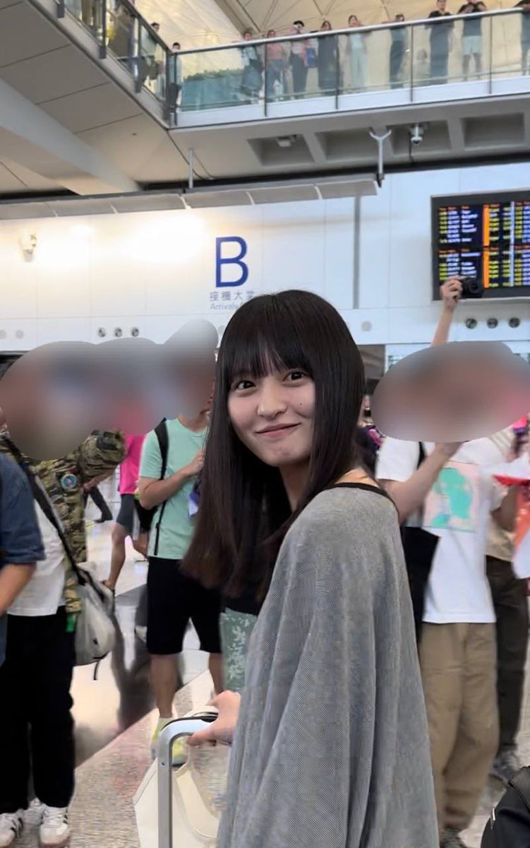 香港国際空港に到着した乃木坂46メンバー！ #遠藤さくら #nogizaka46