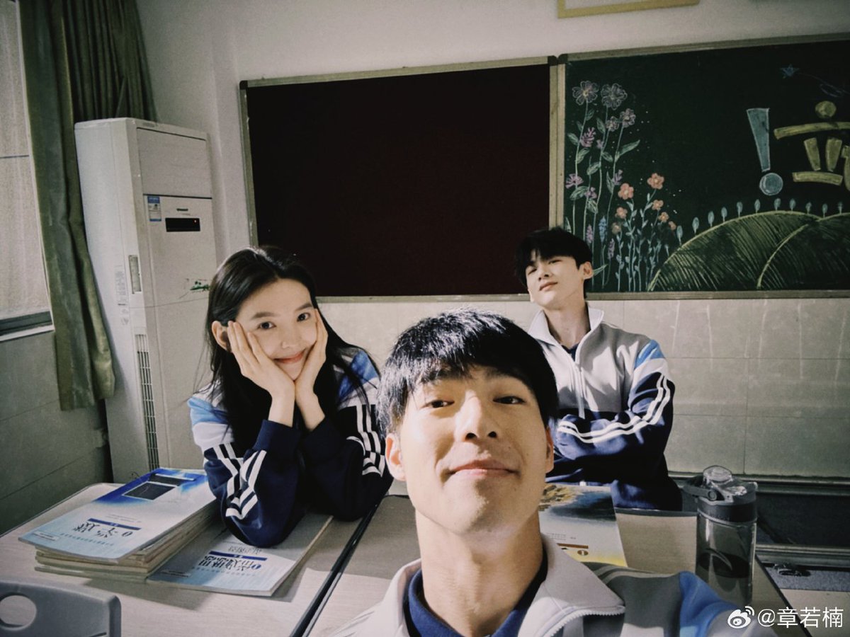 SMilkdrama's tweet image. they look like a wonderful group of people that I will care a lot about 🤍

and this drama being directed by the legendary Dir. Winnie (ISWAK series) too &amp;gt;&amp;gt;&amp;gt;

#FirstFrost #BaiJingting #ZhangRuonan #ChenHaosen #ZhangMiaoyi