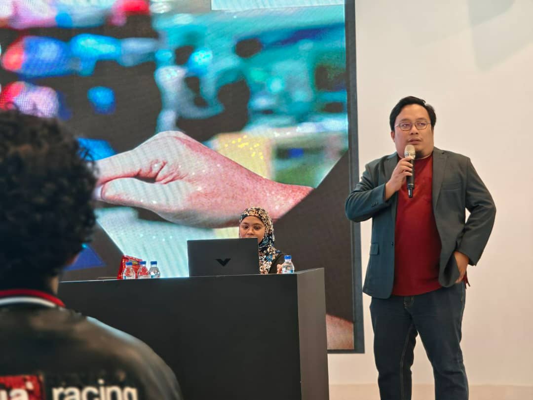 _satasia's tweet photo. Tech Talk | IoT in Retail Management

We extend our gratitude to Upnamics and Malaysia Digital (MD) Cybercentre @ KL Eco City for inviting our General Manager (Tech &amp; Sales), @afifbadhrul to speak about IoT in Retail Management today. https://t.co/DHLBQkFaHb