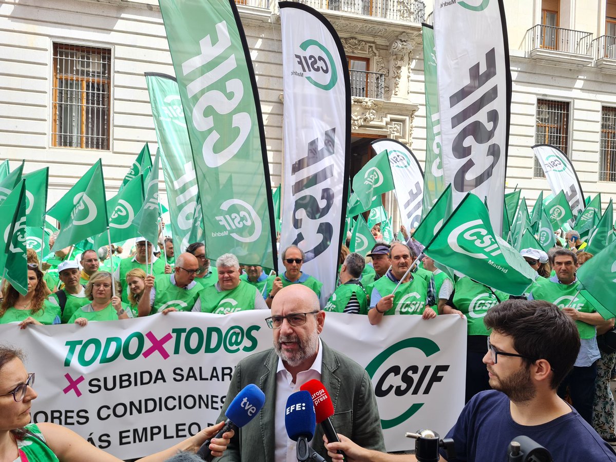 📢 ¡CONCENTRACIÓN FRENTE A <a href="/Haciendagob/">Ministerio de Hacienda</a>!

❎️ Por una subida salarial.
❎️ Por mejores condiciones laborales.
❎️ Por más empleo público.

#TodoXtodos 👇