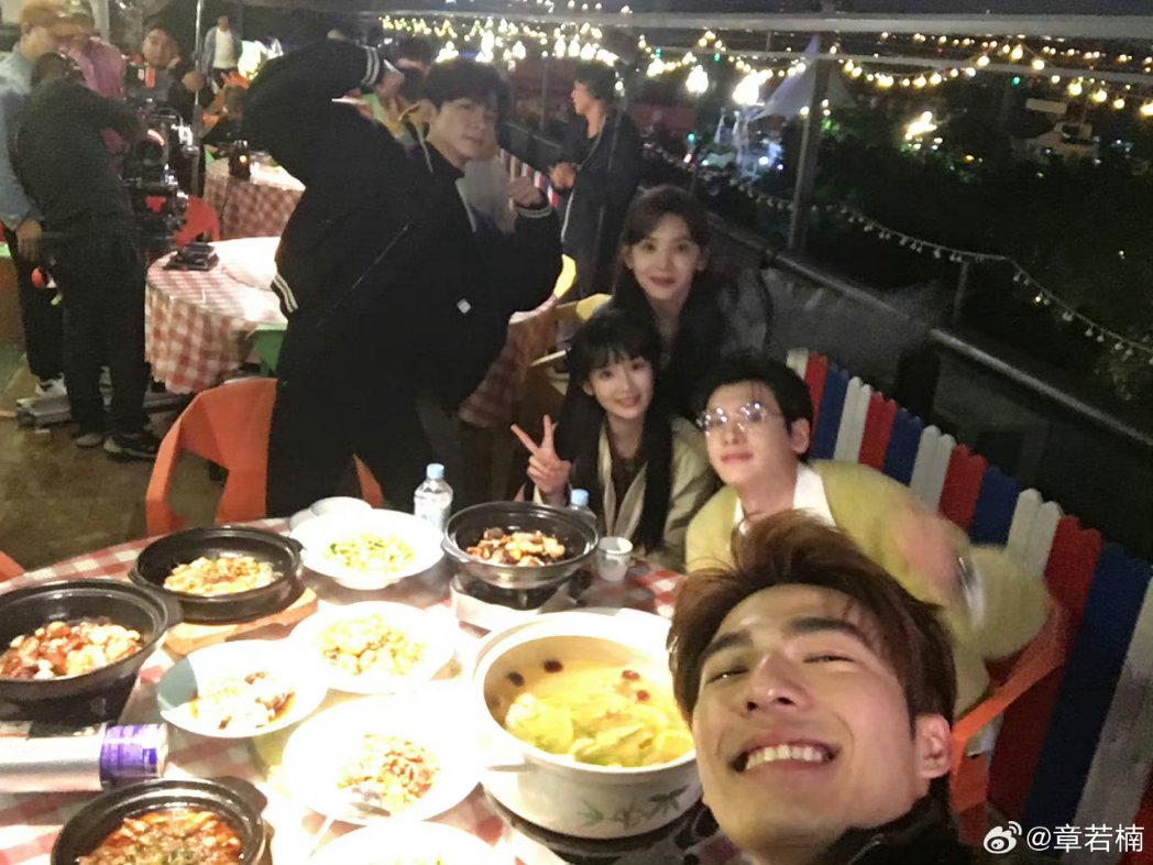 SMilkdrama's tweet image. they look like a wonderful group of people that I will care a lot about 🤍

and this drama being directed by the legendary Dir. Winnie (ISWAK series) too &amp;gt;&amp;gt;&amp;gt;

#FirstFrost #BaiJingting #ZhangRuonan #ChenHaosen #ZhangMiaoyi