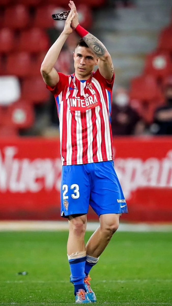 Ojalá toda la gente de fuera de Gijón que llega al Sporting sienta y defienda este escudo como tú. Gracias por salvarnos tantas veces, esta siempre será tu casa. ❤️