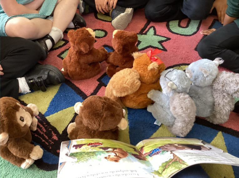 BadocksEACT's tweet image. Ash Class had a visit from Gina at @RedSTARTeducate yesterday which they absolutely loved! The were given a wonderful book each to take home too #badockswood #thinkbig @EducationEACT