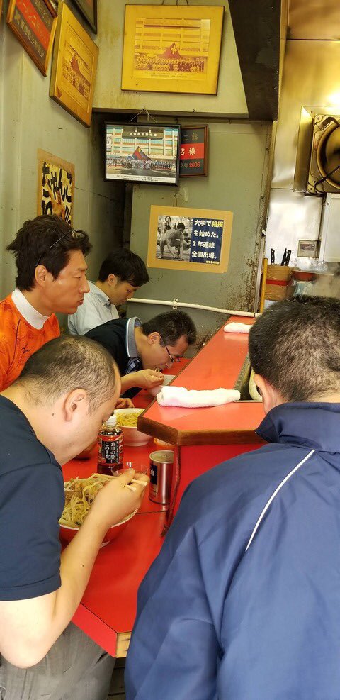 松岡修造がラーメン二郎で苦しそうにしてたのまだ面白い