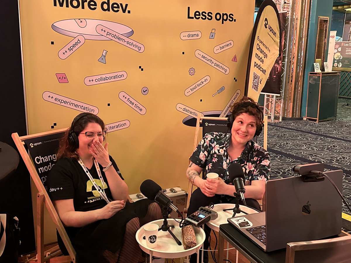 upsundotcom's tweet image. The Change Mode podcast is onsite at #dotJS thank you to Jessica Sachs for joining us for a super fun discussion with @mupsigraphy 🙌🎉