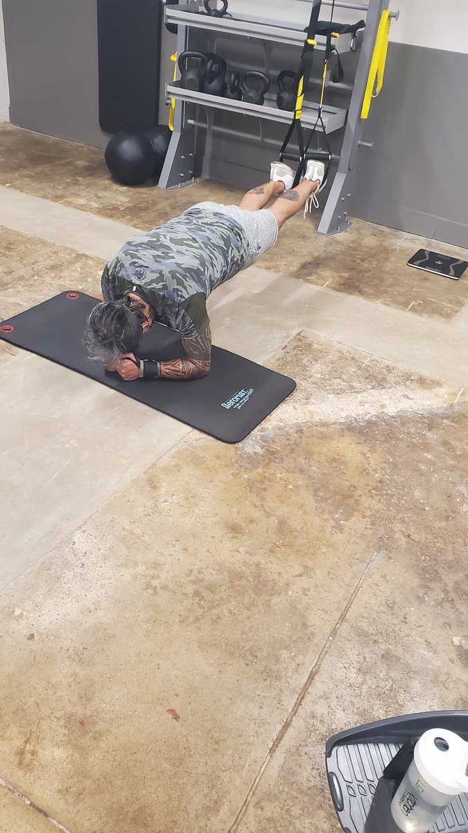 PlankLife's tweet photo. Let's get it. Fitness lifestyle.  Empowerment. #Planklife #lifestyle #Fitness #growth #strength #journey #UATTR #ADE #reshape #Thursday #gym #upstate #planks #KeepPushing https://t.co/UpYE6YUMTJ