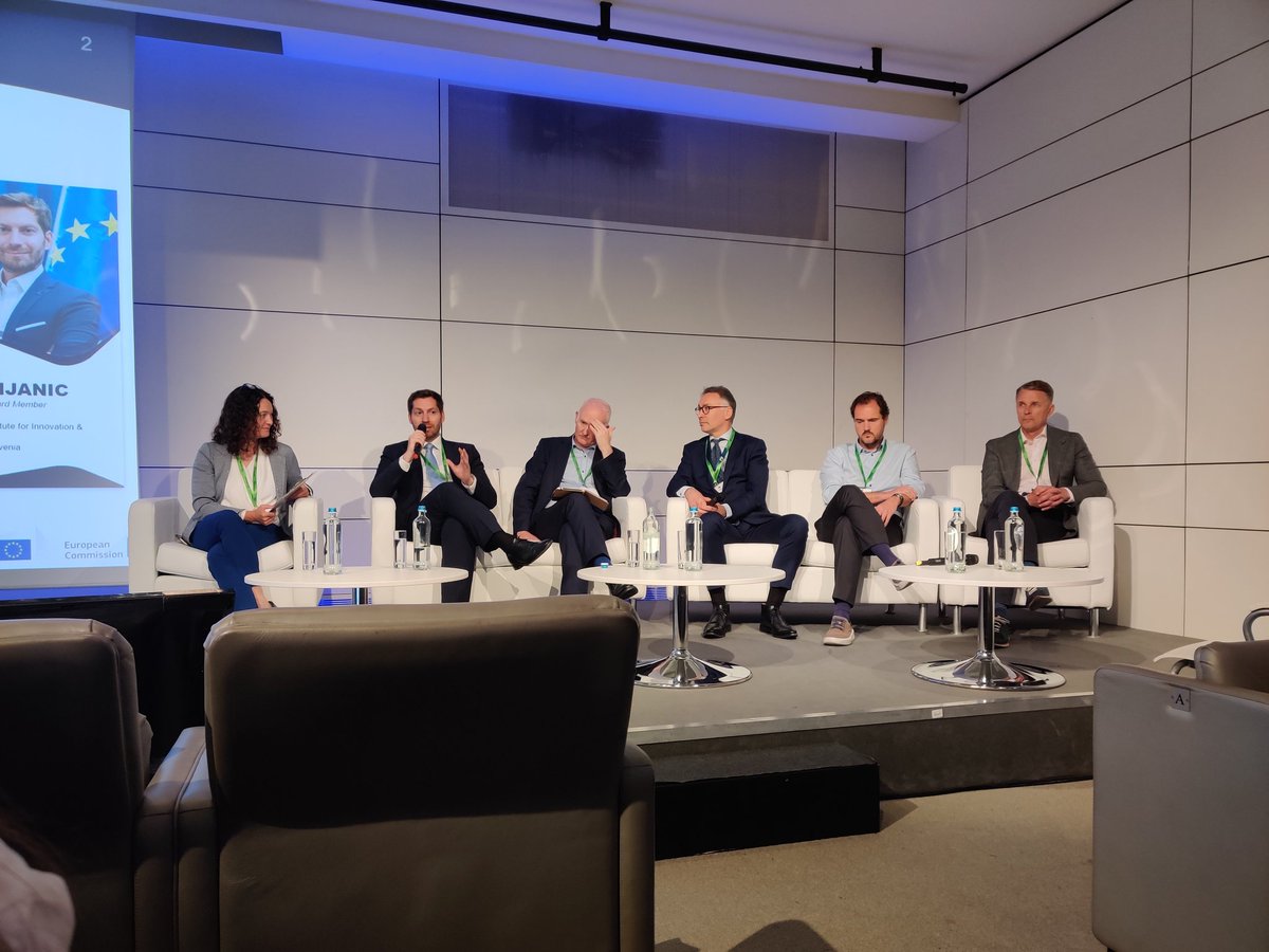 Hans Arents 🦅 (@arentsha) on Twitter photo In the panel "Next generation digital government" at #SEMIC2024, <a href="/MBAndrijanic/">Mark Boris Andrijanič</a> says that #Ukraine has advanced faster in 2 years war time in #digitizing their government with DIIA (en.wikipedia.org/wiki/Diia) than most other European governments have achieved in 10 years peace time In the panel "Next generation digital government" at #SEMIC2024, <a href="/MBAndrijanic/">Mark Boris Andrijanič</a> says that #Ukraine has advanced faster in 2 years war time in #digitizing their government with DIIA (en.wikipedia.org/wiki/Diia) than most other European governments have achieved in 10 years peace time
